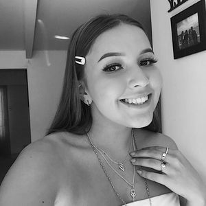 Meet your Posher, Jezlyn